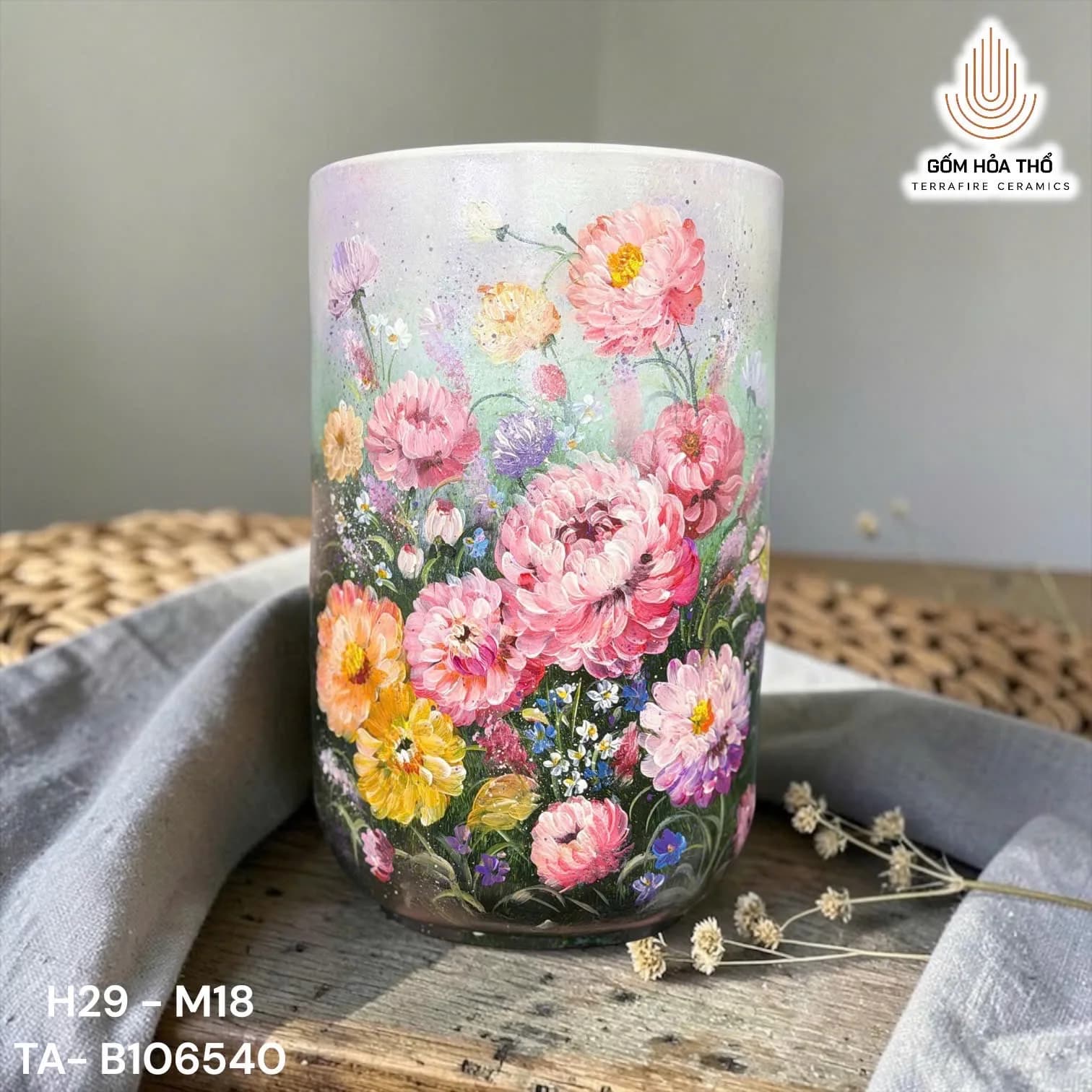 Bình hoa dáng trụ vẽ ngàn hoa
