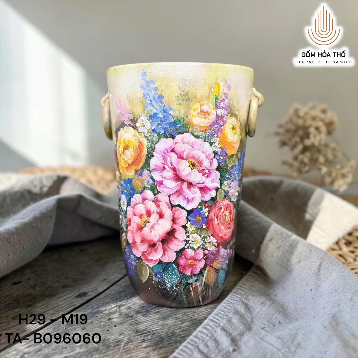 Bình gốm hai tai vẽ ngàn hoa
