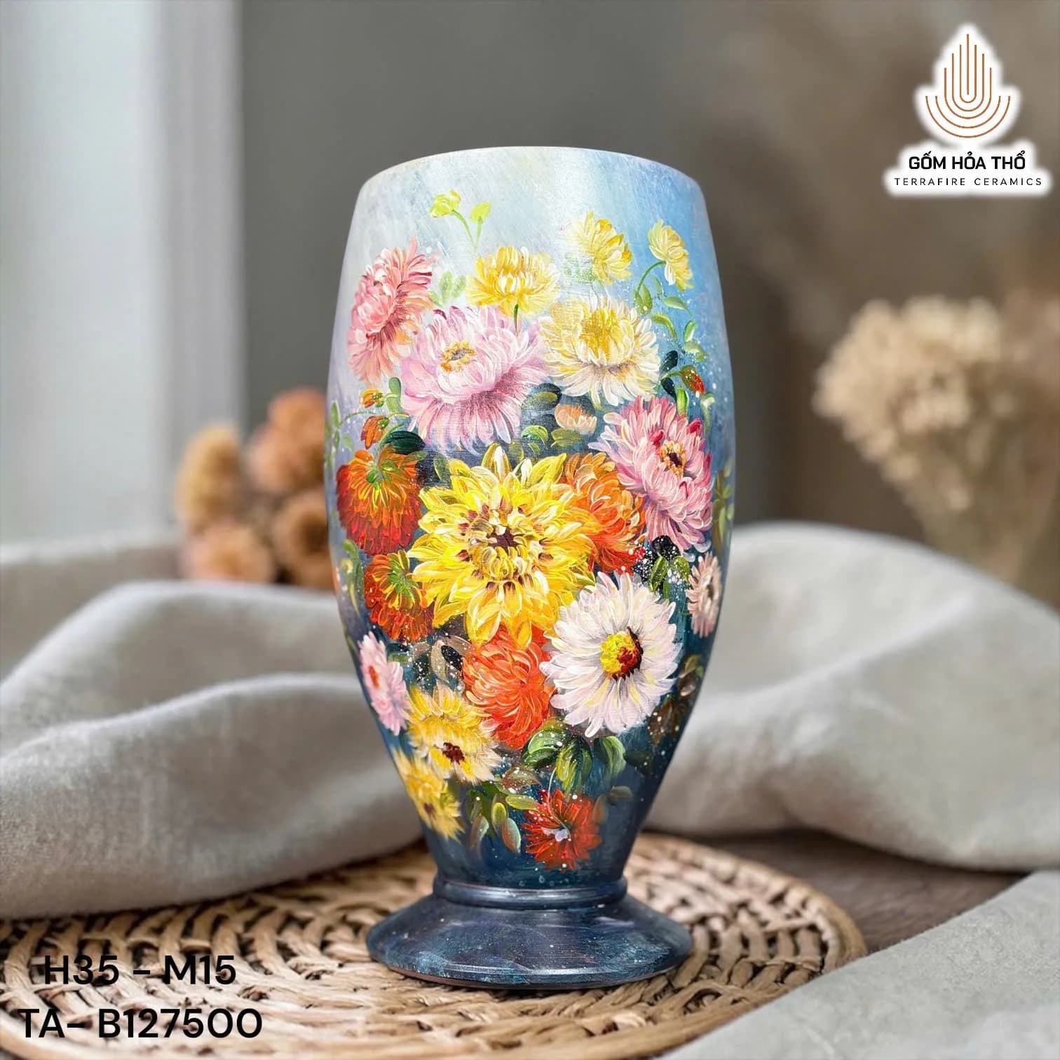 Bình hoa dáng cúp vẽ hoa đa sắc