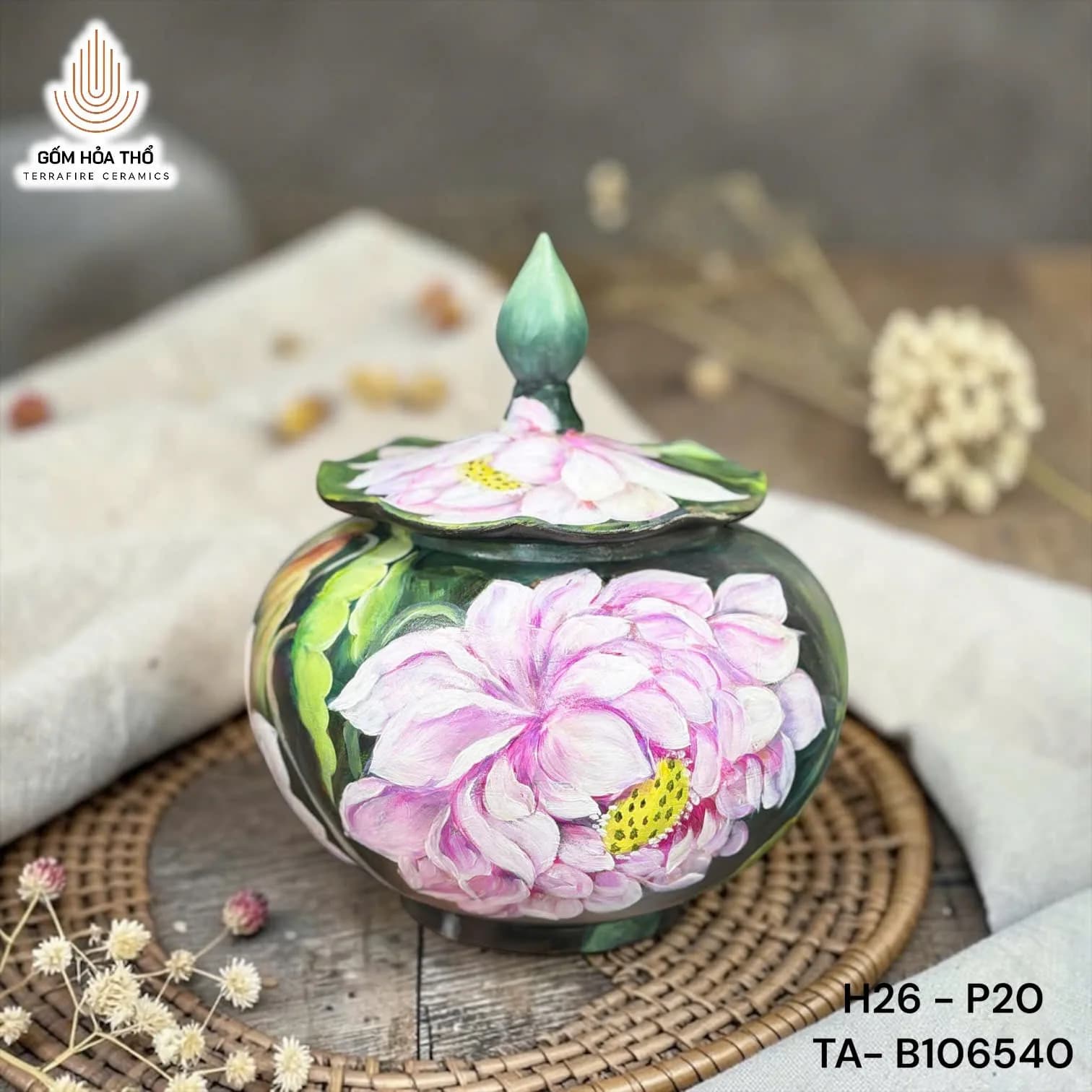 Hũ gốm vẽ hoa sen có nắp