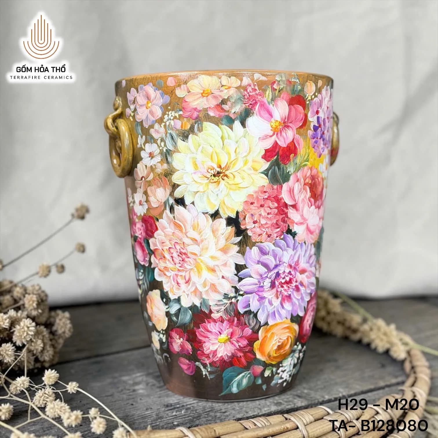 Bình hoa hai tai vẽ ngàn hoa rực rỡ