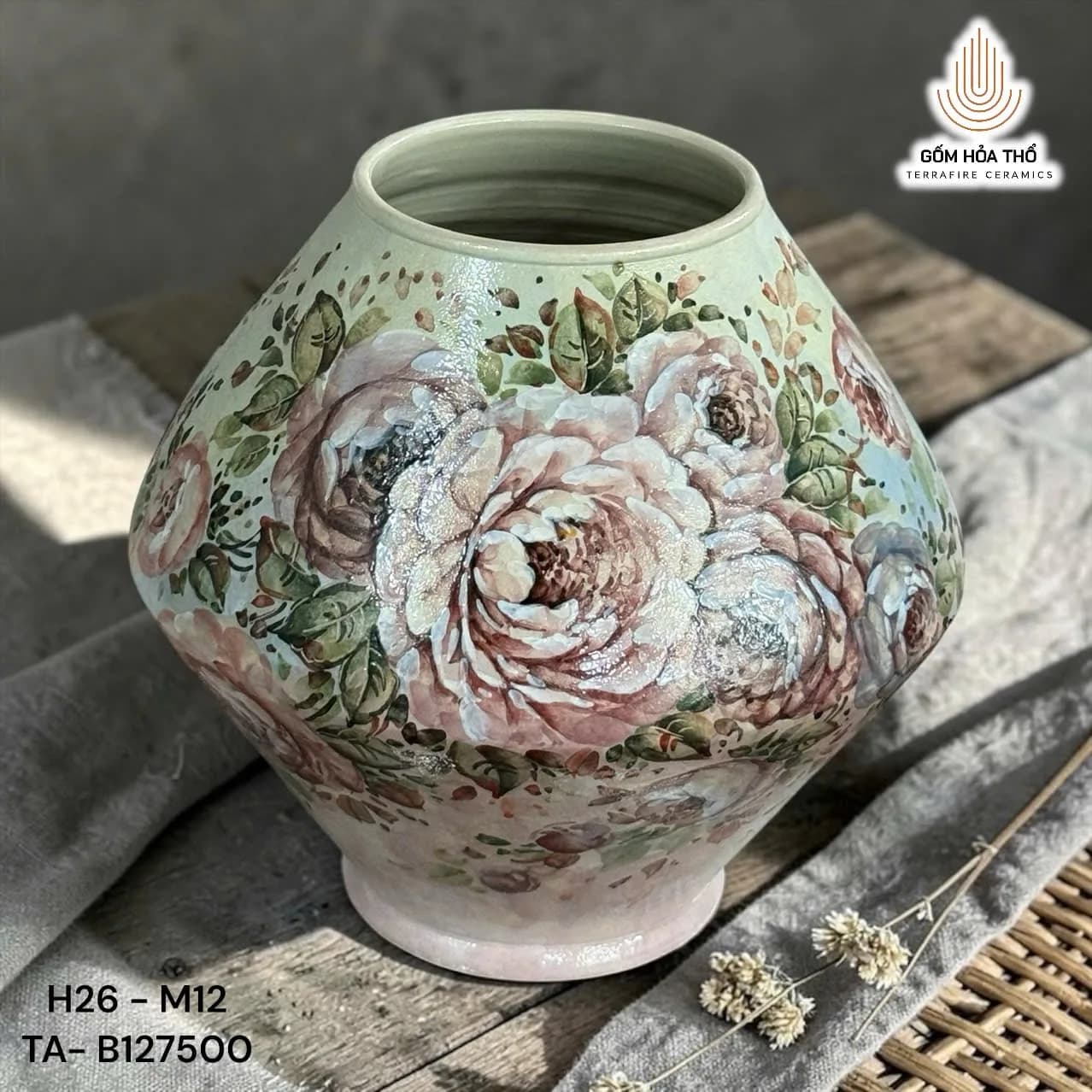 Bình hoa gốm vẽ hoa hồng cổ điển