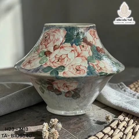 Bình hoa dáng nón vẽ hoa mẫu đơn