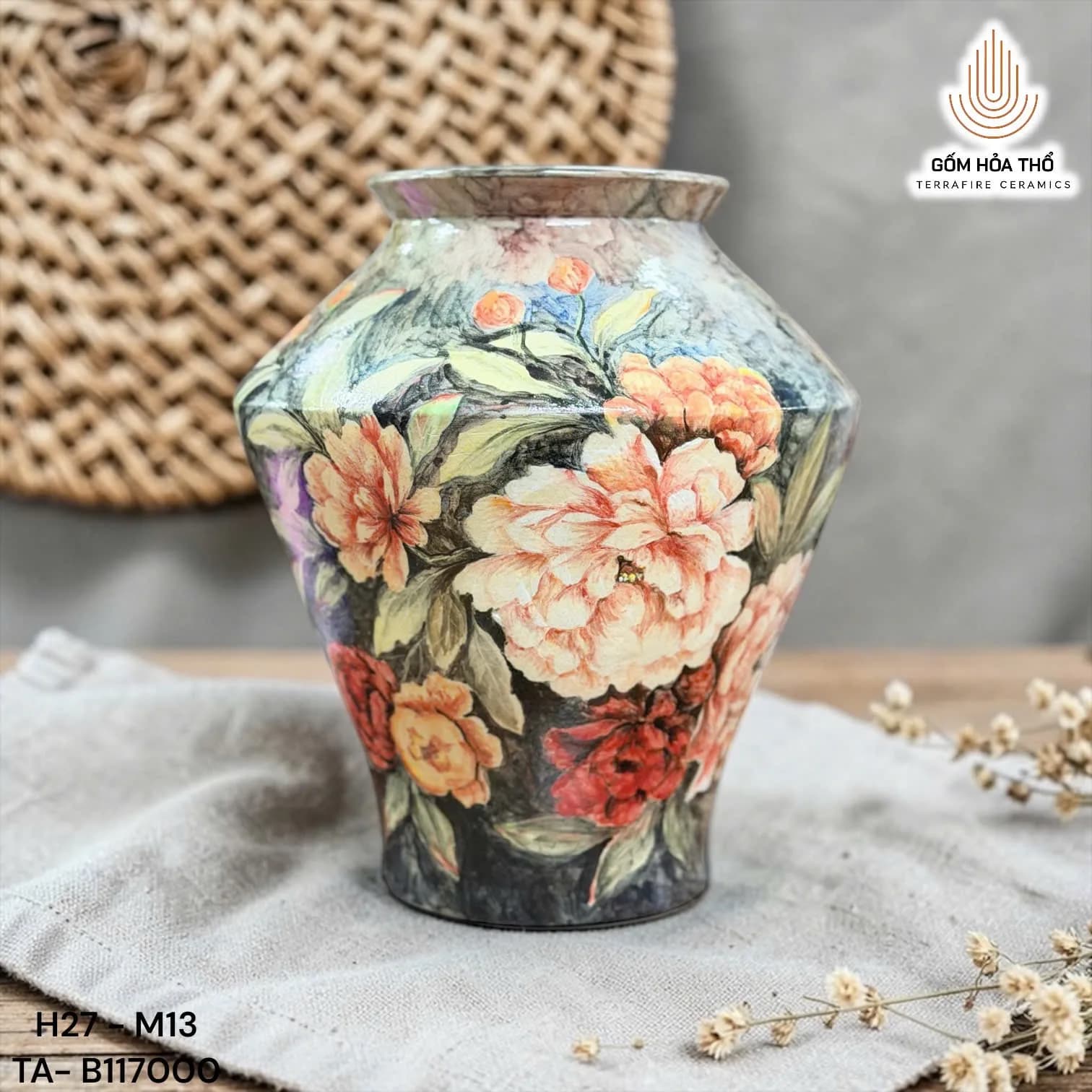 Bình hoa gốm vẽ hoa mẫu đơn