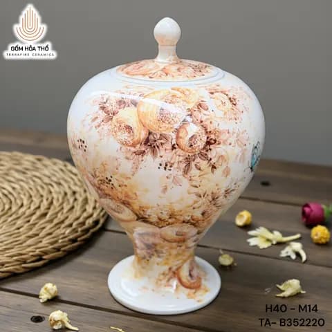 Bình gốm có nắp vẽ hoa mẫu đơn