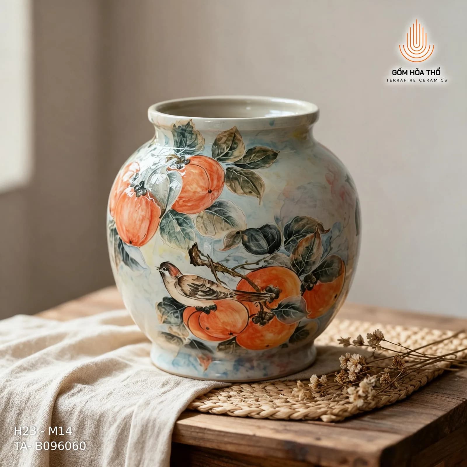 Bình hoa gốm vẽ cành hồng trĩu quả