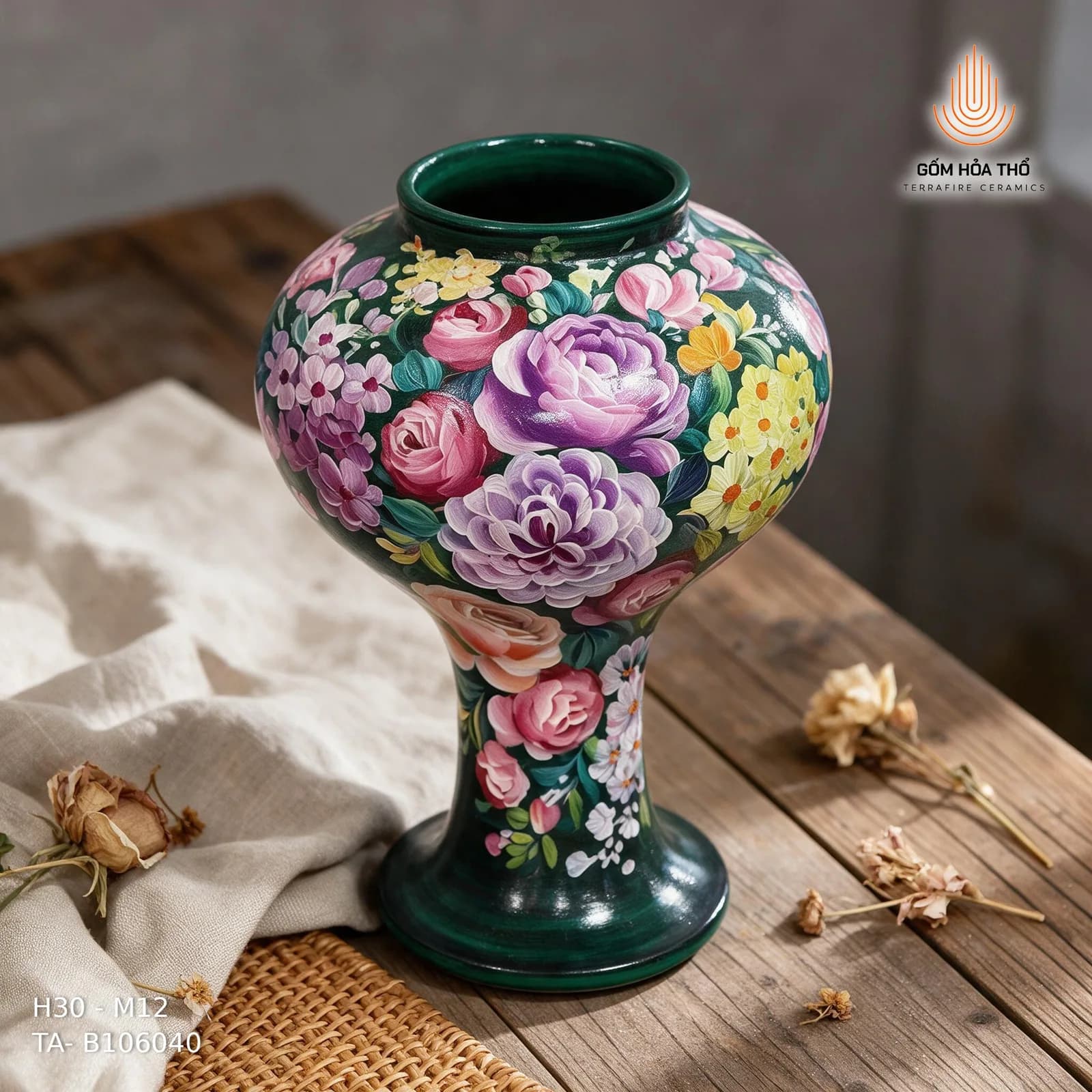 Bình hoa dáng đuốc vẽ ngàn hoa