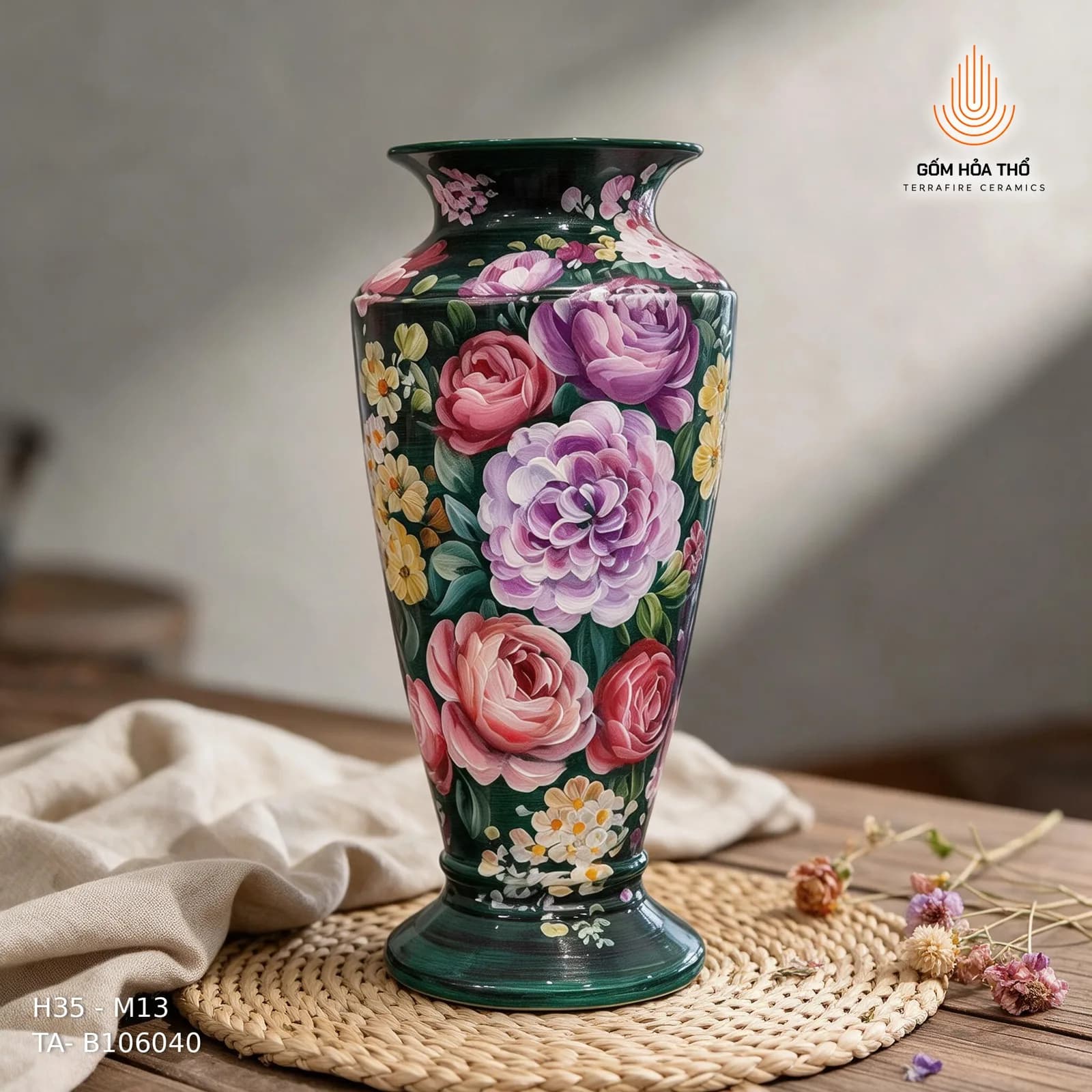 Bình hoa gốm vẽ hoa hồng cổ điển