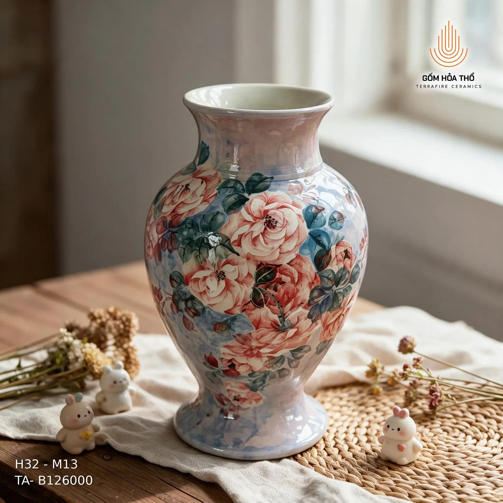 Bình hoa gốm họa tiết hồng cổ điển