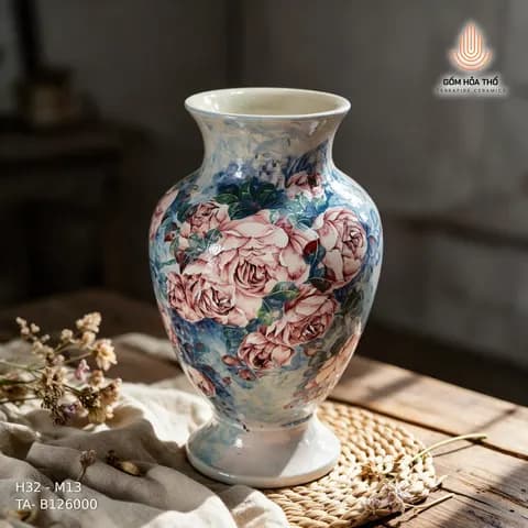 Bình hoa họa tiết đóa hồng cổ điển