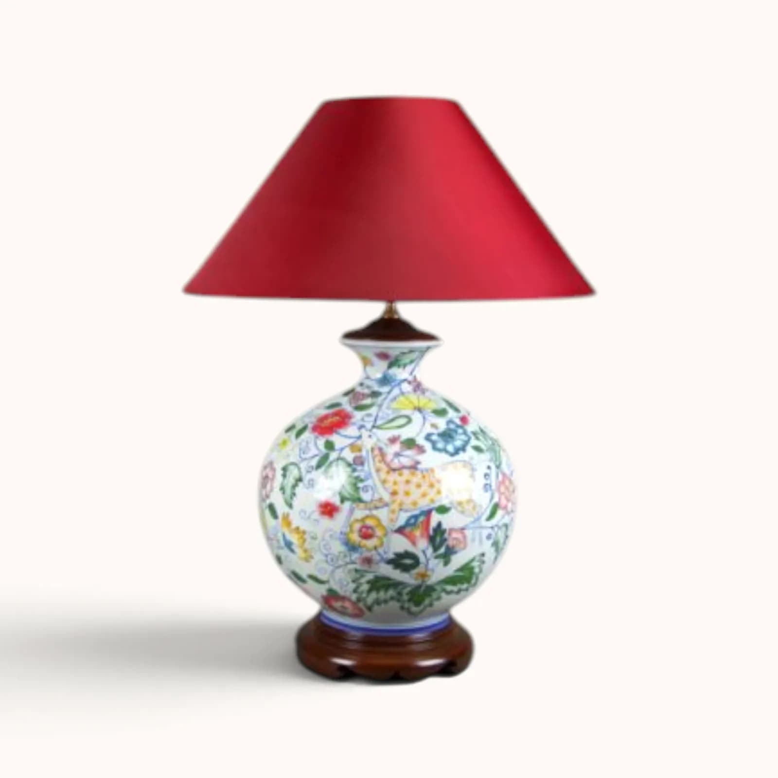 Đèn gốm vẽ hoa cỏ muôn thú chao đỏ