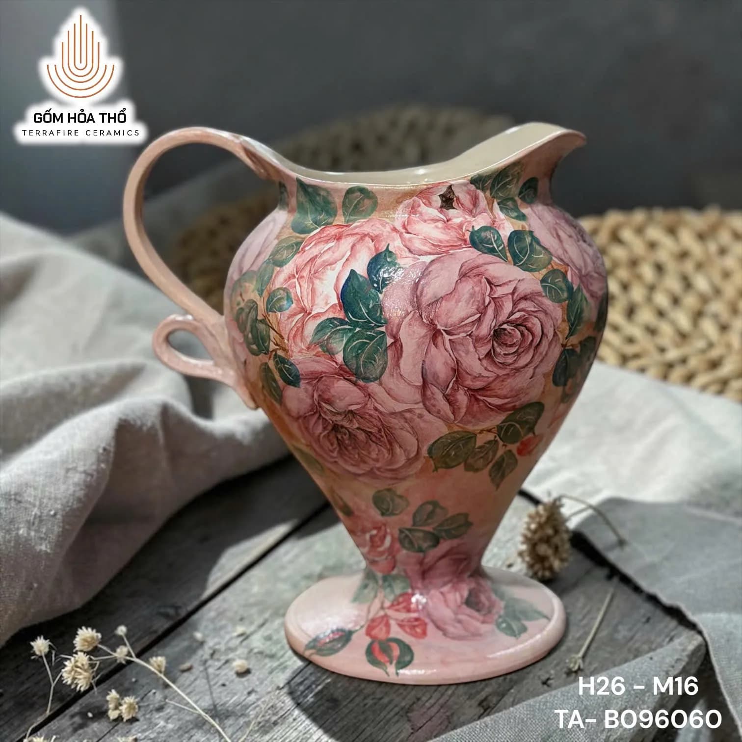 Bình gốm dáng ca tưới họa tiết hoa hồng cổ điển