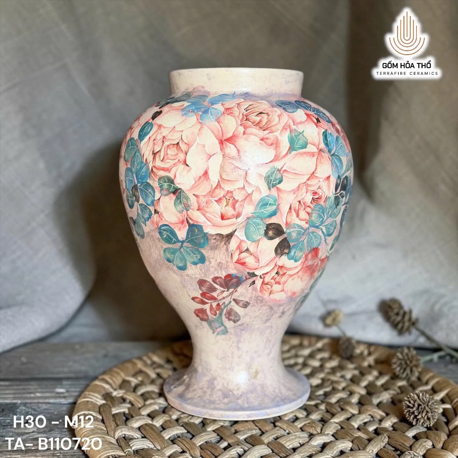 Bình hoa dáng chân đôn họa tiết hoa hồng cổ điển