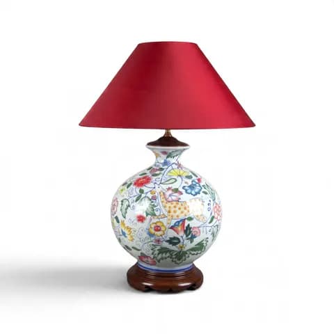 Đèn gốm vẽ hoa cỏ muôn thú chao đỏ