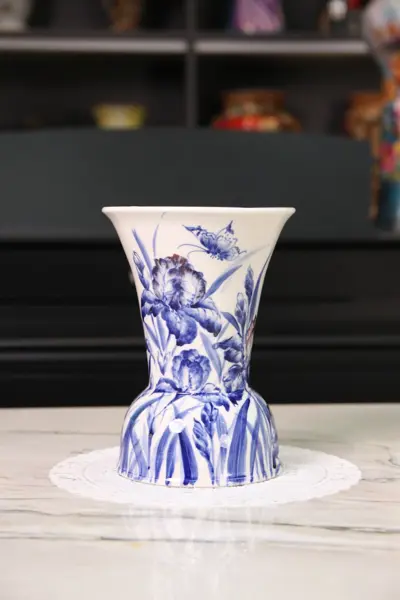 Lọ Men Lam Vuốt Tay